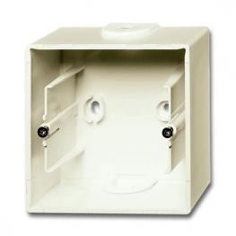 1799-0-0968 Basic55 Коробка 1-ная для накладного монтажа, chalet-white
